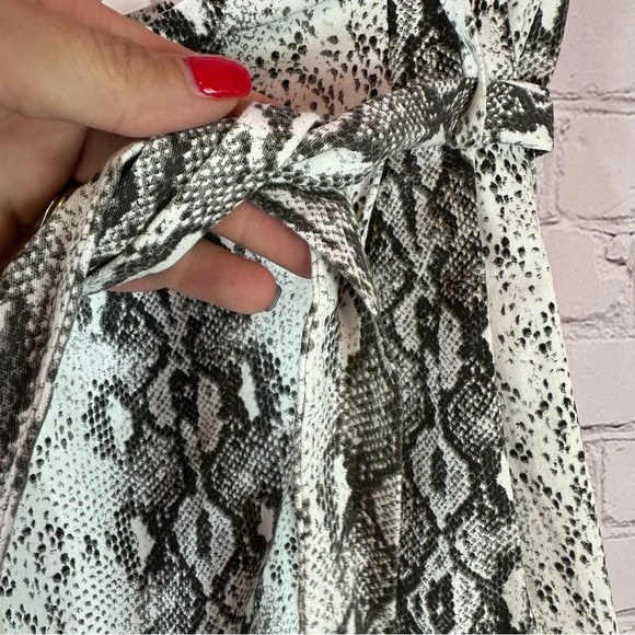 NWT mustard seed snakeskin print high waist skirt with pockets sz medium - Picture 3 of 10